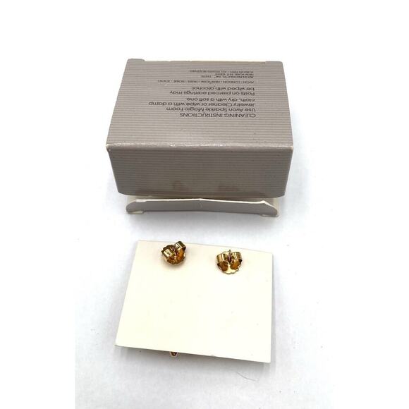 Vintage Avon Gold Tone Textured Long Pointed Dangle Drop Pierced Earrings Modern - Picture 2 of 8